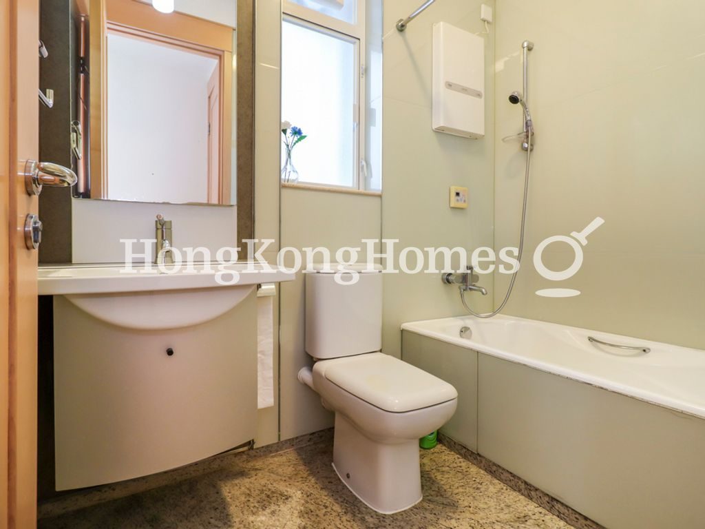 Master Bathroom — 逸樺園 02座，鰂魚涌