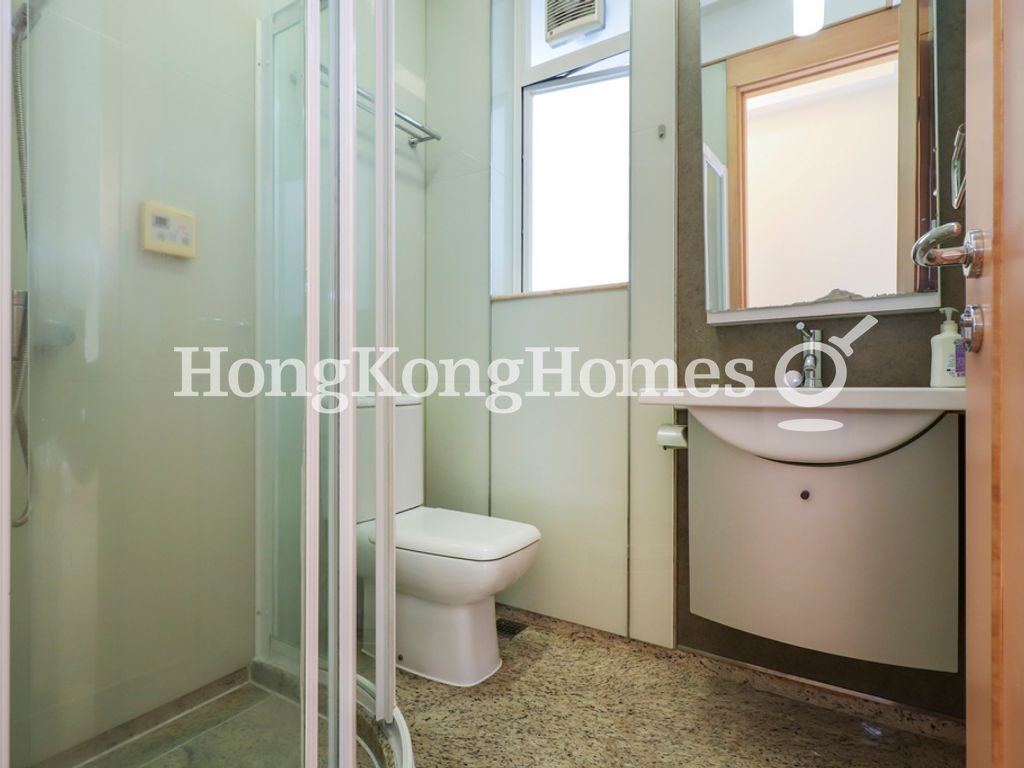 Guest Bathroom — 逸樺園 02座，鰂魚涌