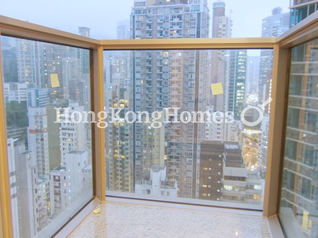 Balcony off Living and Dining Room — 囍匯 - 第2期- 第3座，灣仔