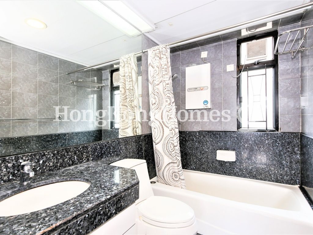 Master Bathroom — 慧豪閣 - 第01座，西半山