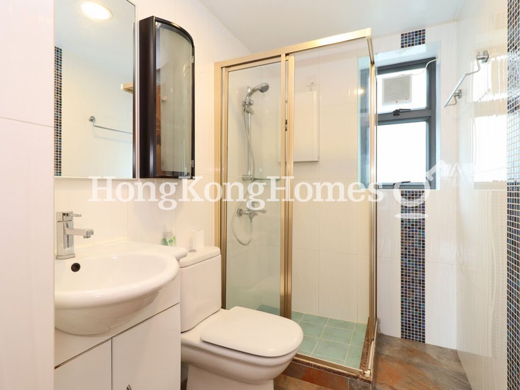 Guest Bathroom — Winsome Park, Mid-levels West
