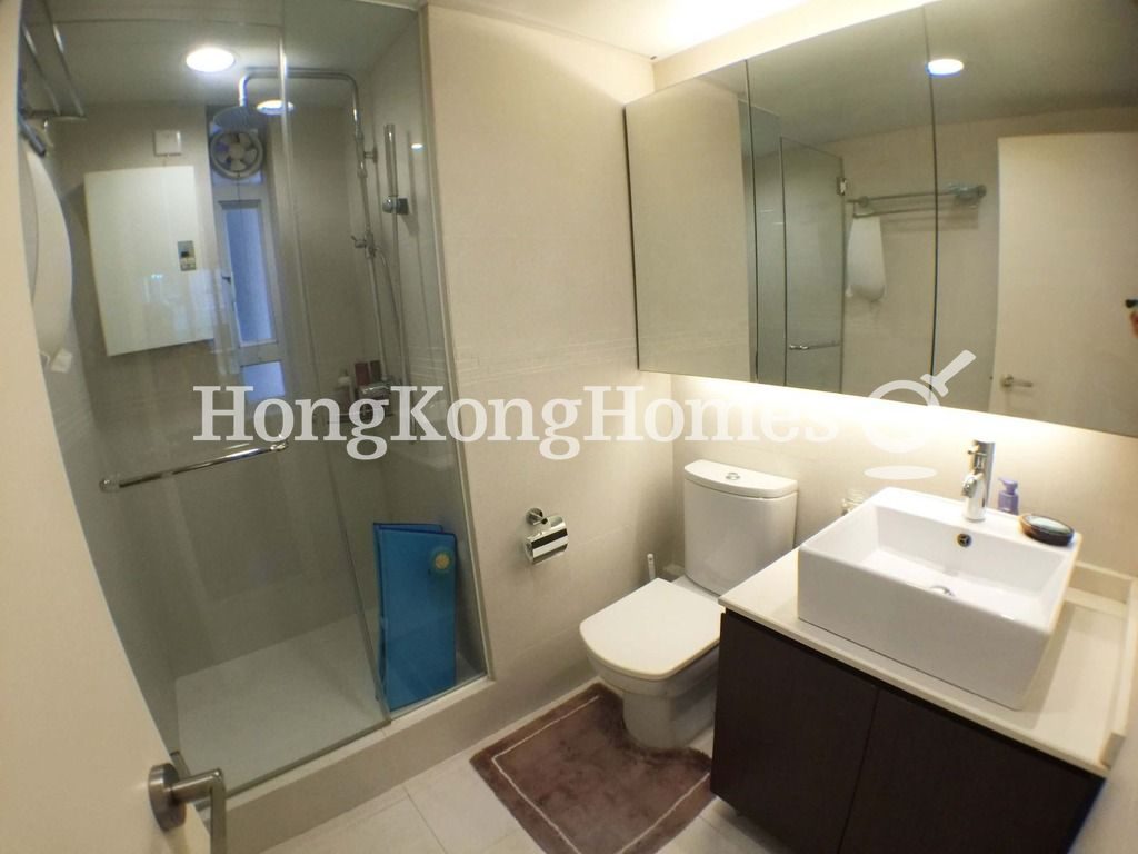 Master Bathroom — 嘉輝大廈，西半山