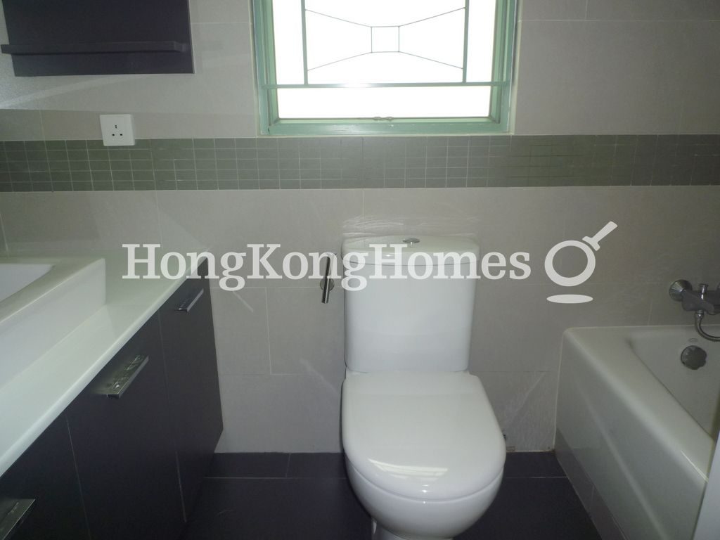 Master Bathroom — Goldwin Heights, Mid-levels West