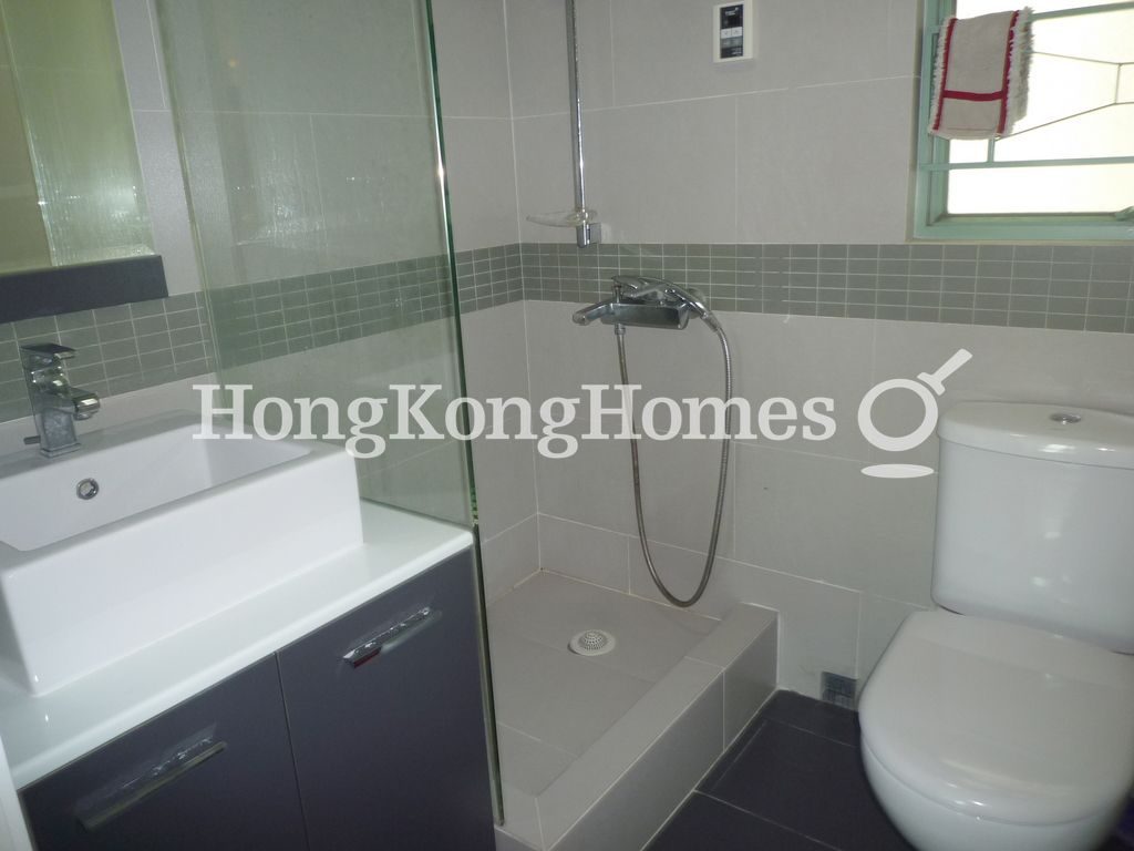 Guest Bathroom — Goldwin Heights, Mid-levels West