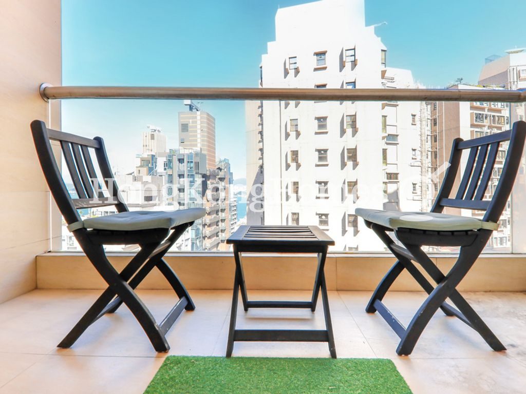 Balcony off Living and Dining Room — 禮賢閣，西半山