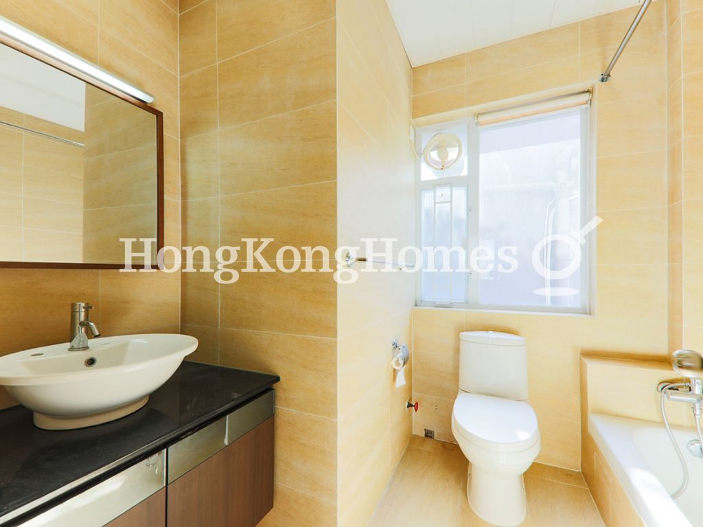Master Bathroom — 禮賢閣，西半山