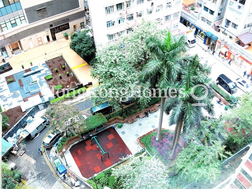 View from Living and Dining Room — 囍匯 - 第1期- 第5座，灣仔
