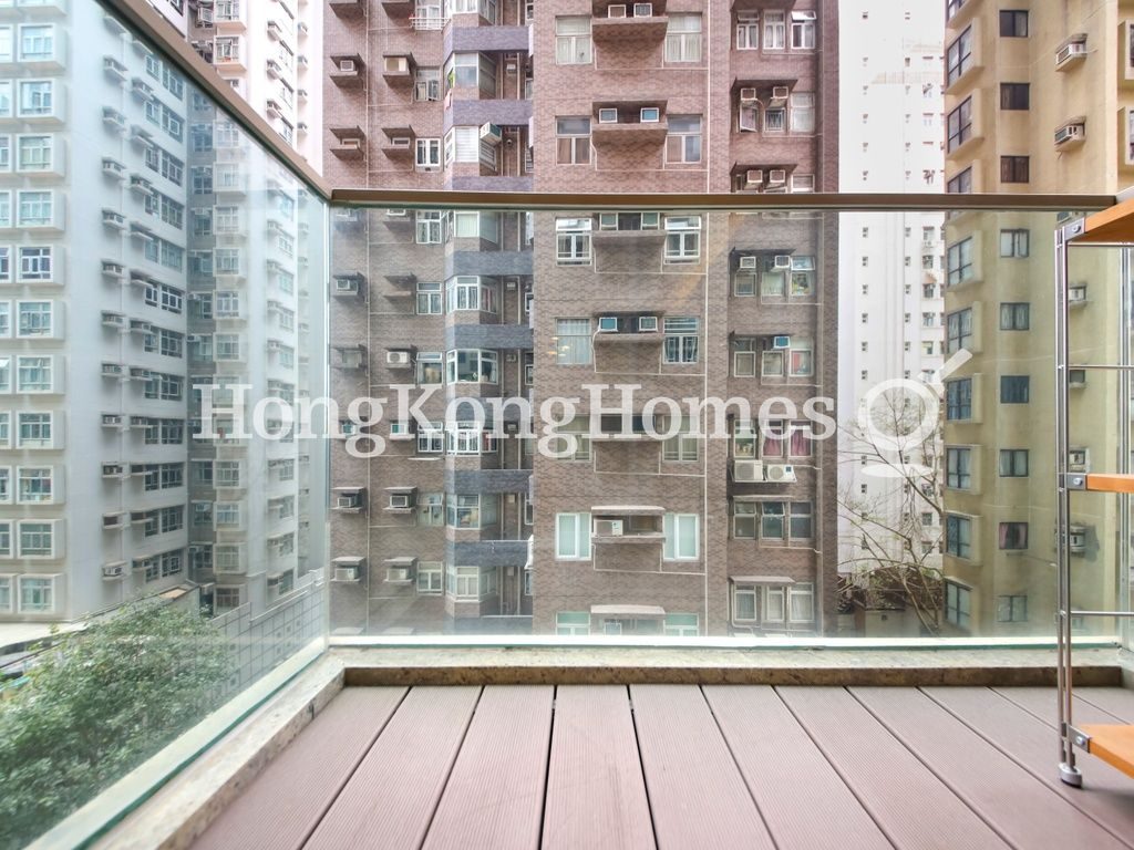 Balcony off Living and Dining Room — 星鑽，西營盤