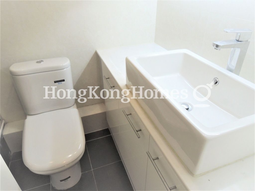 Master Bathroom — King Cheung Mansions, Happy Valley