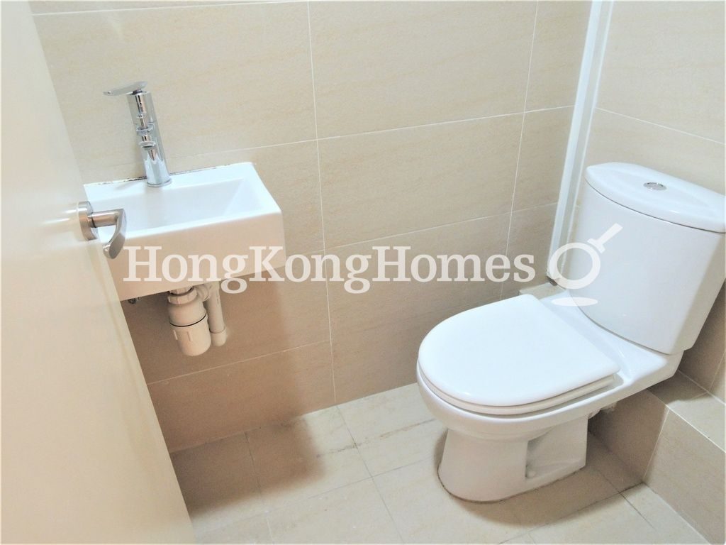 Guest Powder Room — King Cheung Mansions, Happy Valley