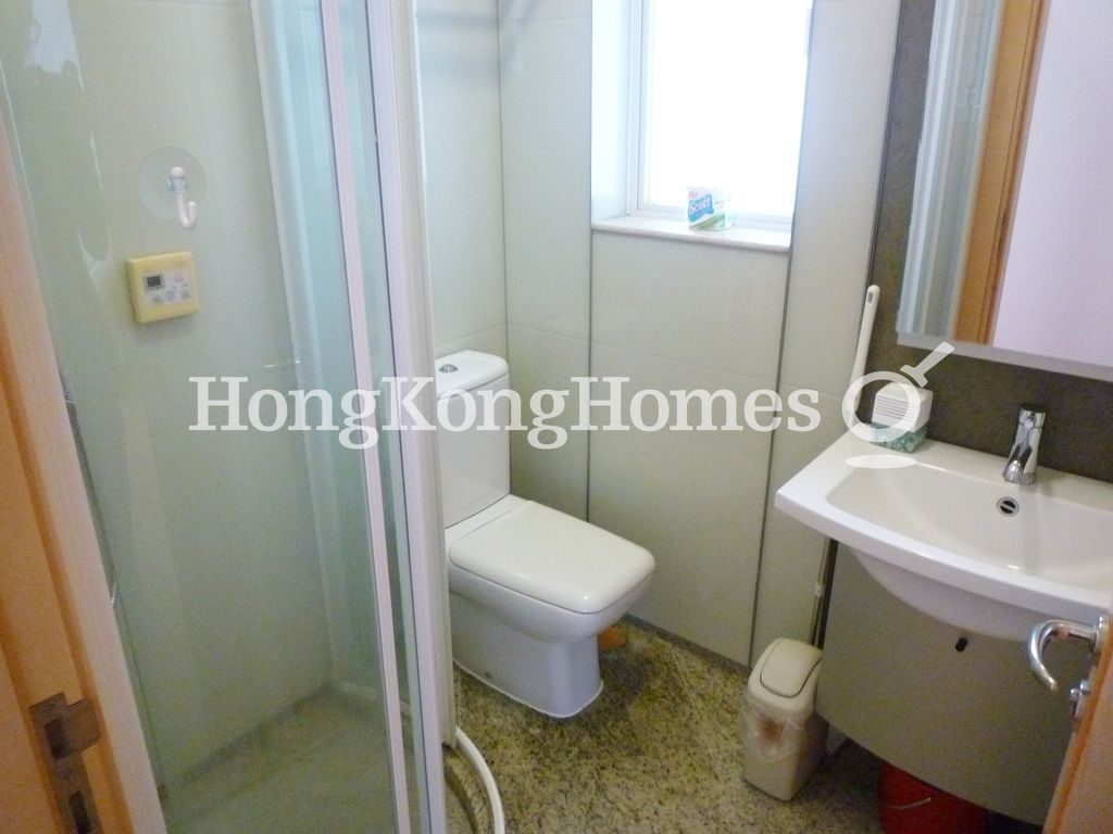 Guest Bathroom — The Orchards - Tower 02, Quarry Bay