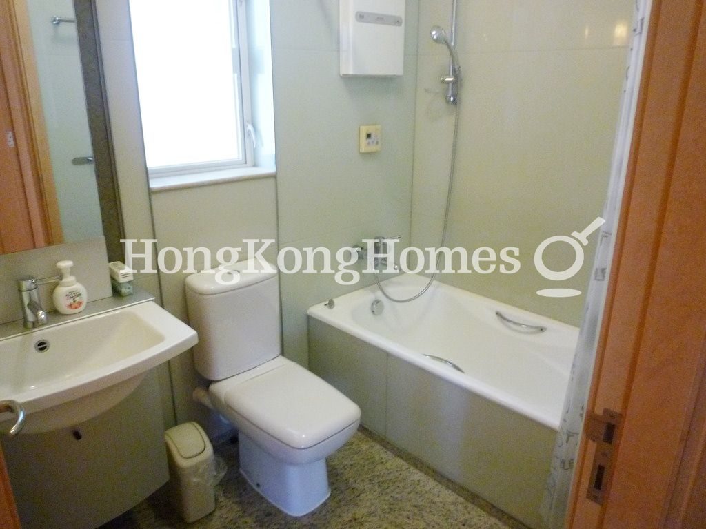 Master Bathroom — The Orchards - Tower 02, Quarry Bay