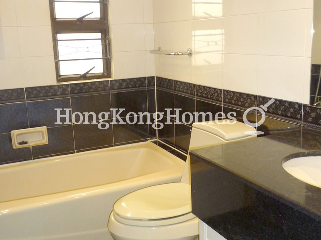 Master Bathroom — 麗豪閣 - B座，西半山