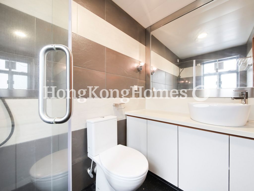 Master Bathroom — Carmen's Garden - Block 01, Tsim Sha Tsui