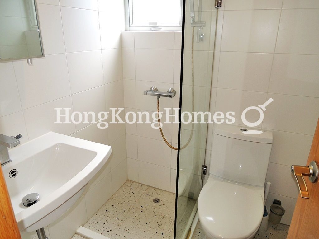 Master Bathroom — 日景閣，西半山