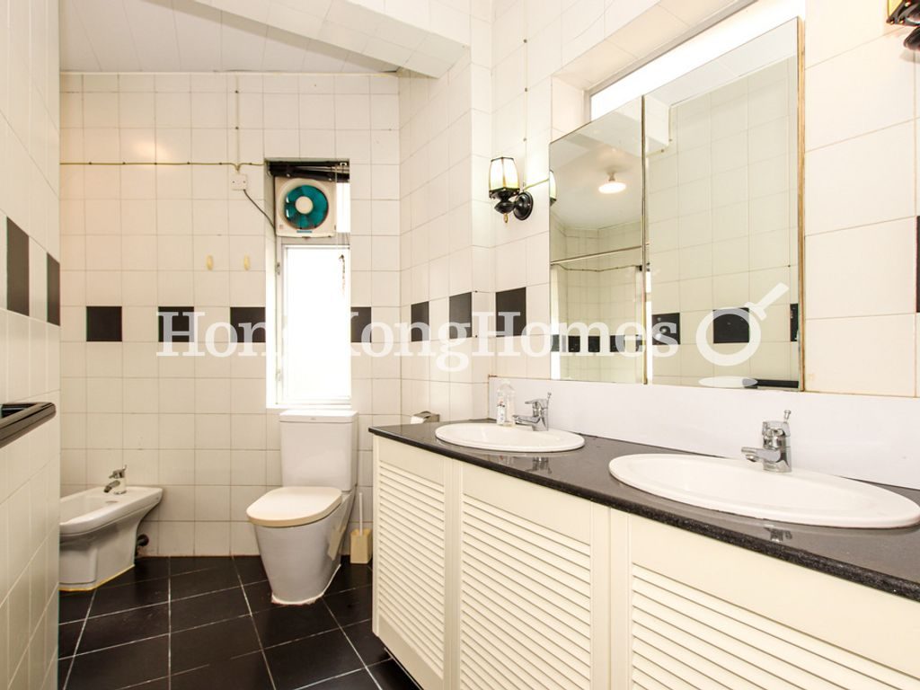 Guest Bathroom — 愉苑，跑馬地
