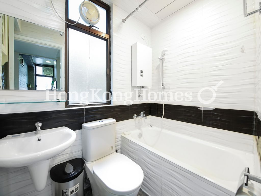 Guest Bathroom — 儒林臺 3 號，上環