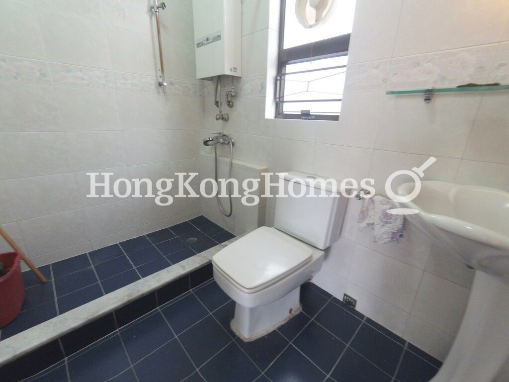 Guest Bathroom — 安荔苑，薄扶林