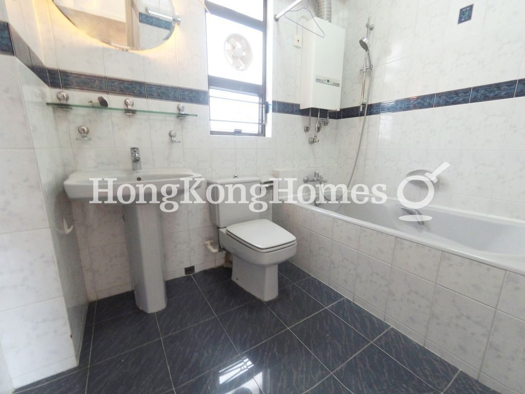 Master Bathroom — 安荔苑，薄扶林