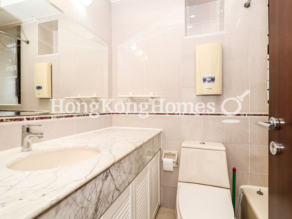 Master Bathroom — Illumination Terrace II, Tai Hang