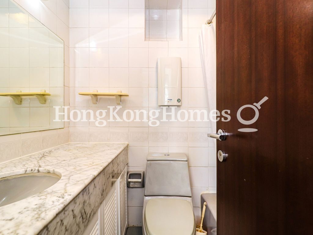 Guest Bathroom — Illumination Terrace II, Tai Hang