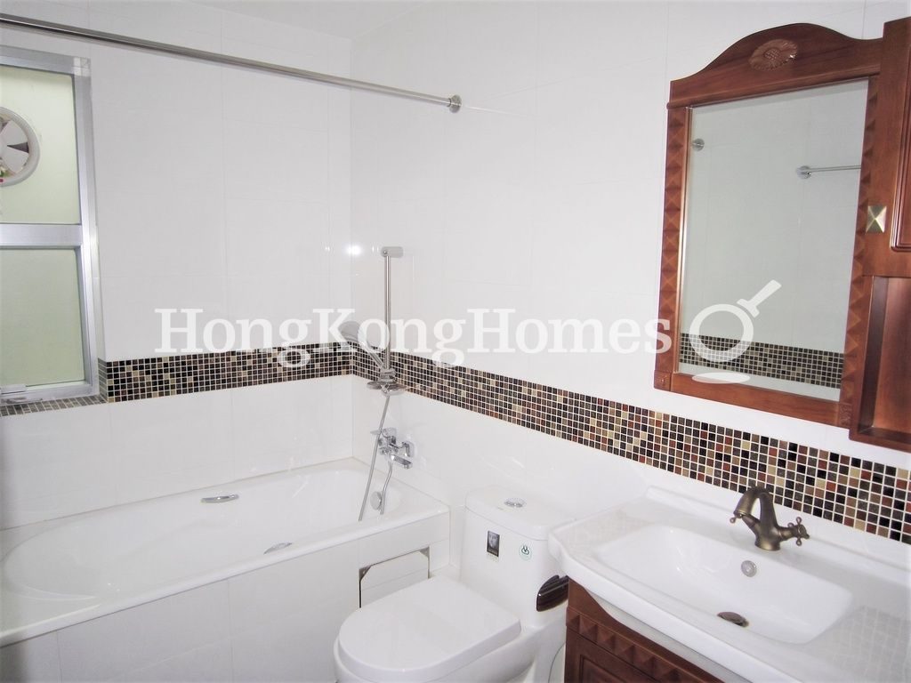 Master Bathroom — 孟公屋 - 坑尾頂村，清水灣