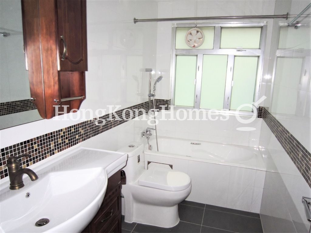 Guest Bathroom — 孟公屋 - 坑尾頂村，清水灣