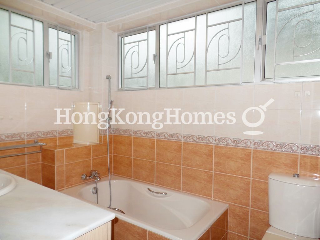 Master Bathroom — 豐林閣 02座，北角半山