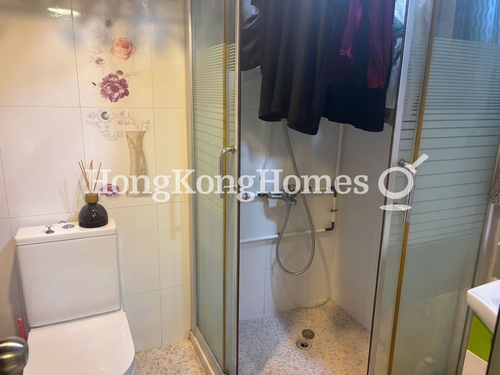 Guest Bathroom — 柯士甸大廈，尖沙咀