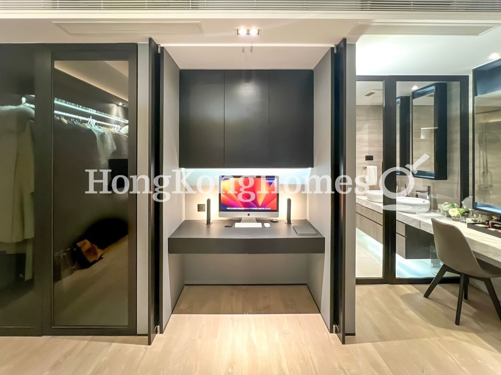 Study Area and Walk-in Wardrobe — 貝沙灣 04期, 南灣，薄扶林