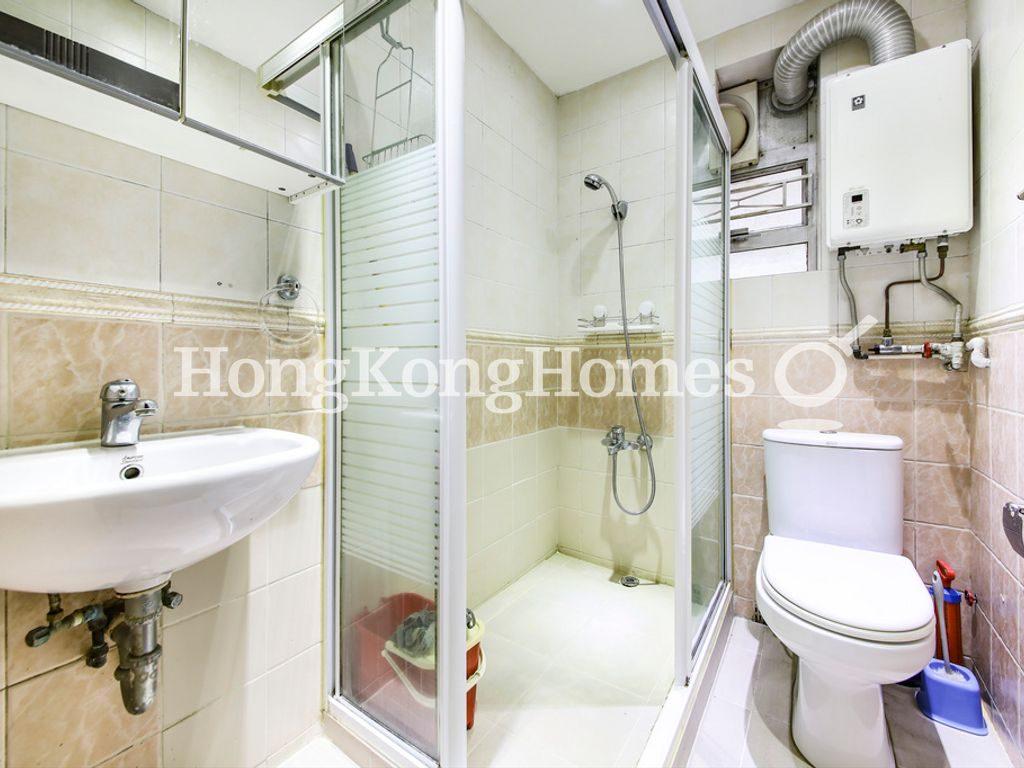 Master Bathroom — 禮賢閣，西半山