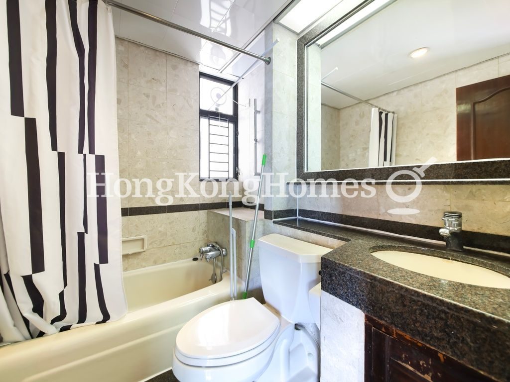 Guest Bathroom — 承德山莊 I，西半山