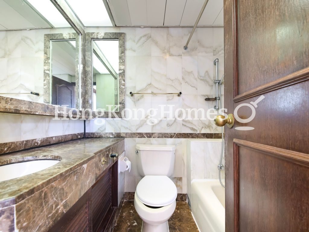 Master Bathroom — 承德山莊 I，西半山