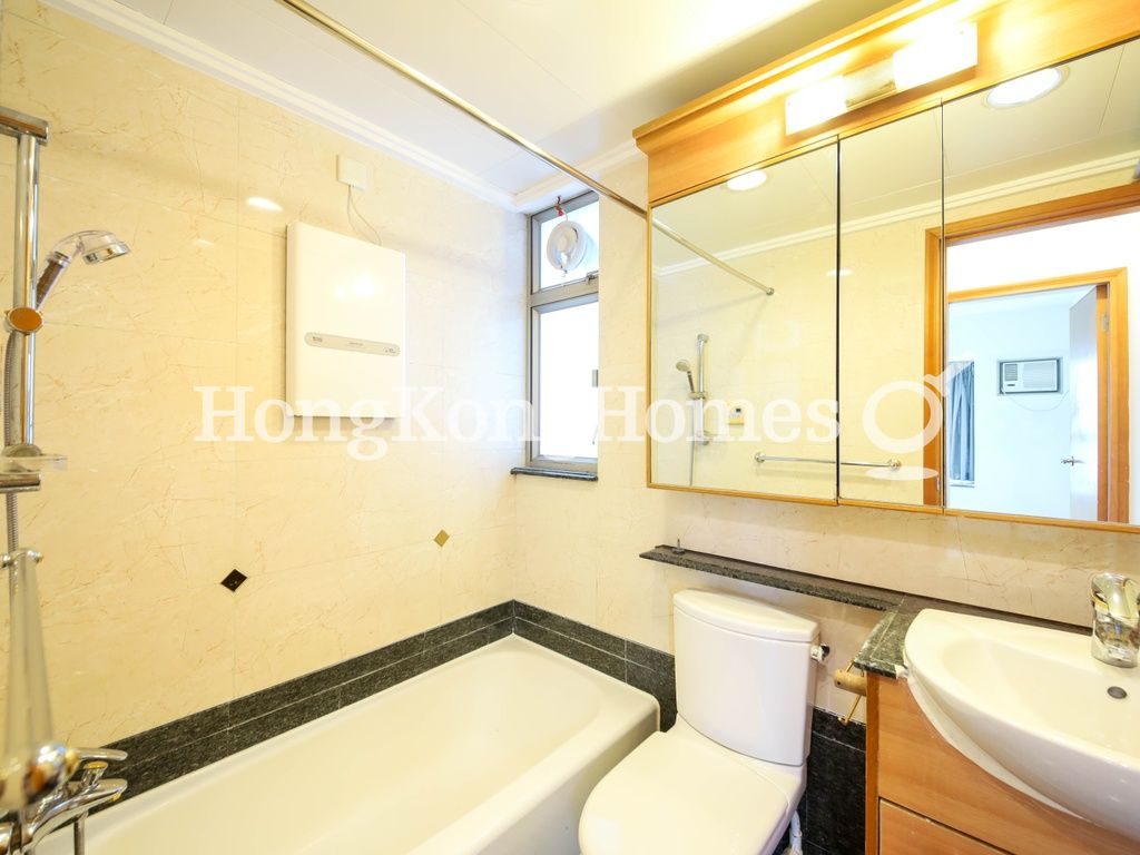 Guest Bathroom — 深灣軒，鴨脷洲