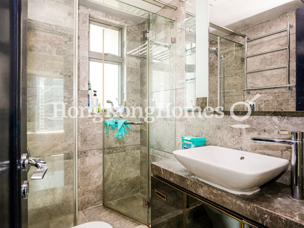 Guest Bathroom — Diva，北角