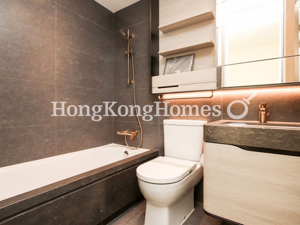 Master Bathroom — 柏蔚山，北角