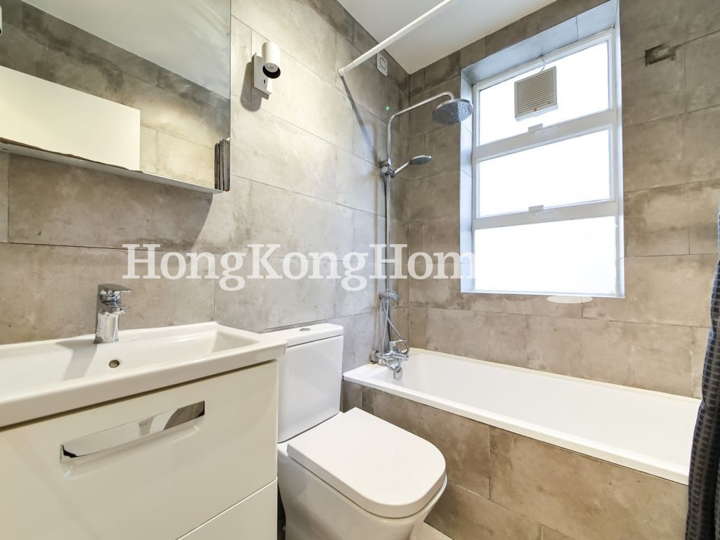 Guest Bathroom — 恒琪園，薄扶林