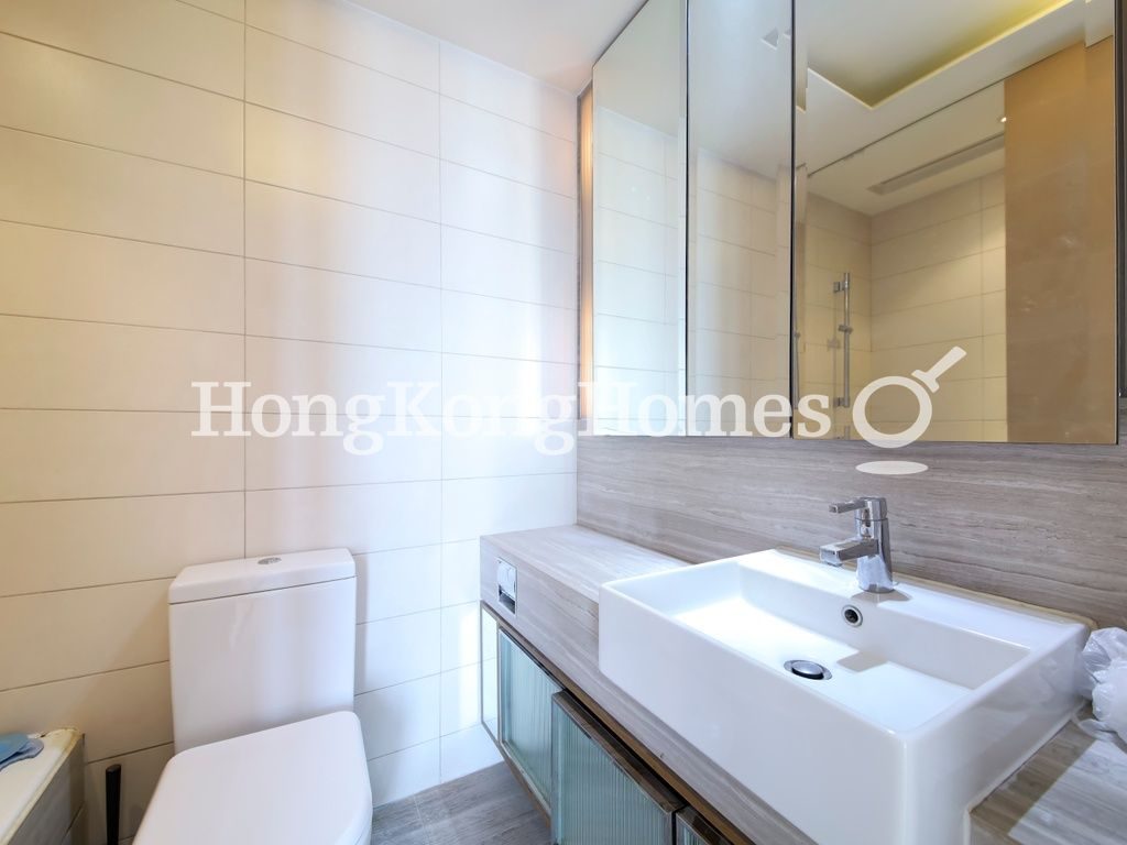 Guest Bathroom — Island Crest - Tower 1, Sai Ying Pun