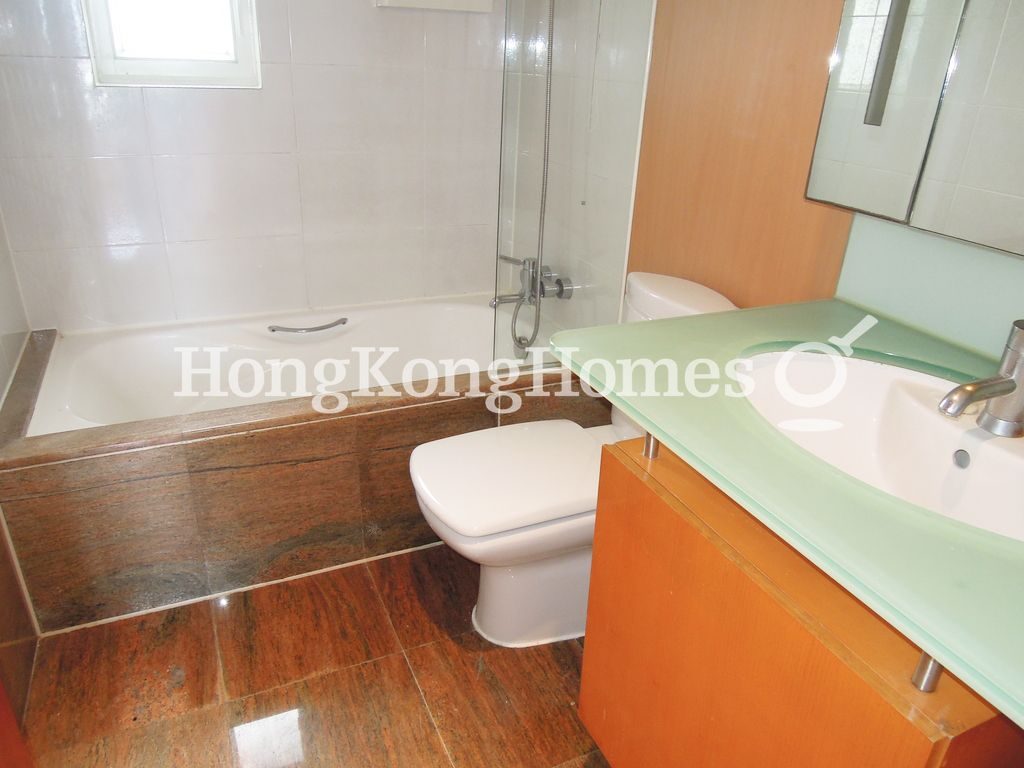 Guest Bathroom — 逸濤灣 - 03座, 秋盈軒，筲箕灣