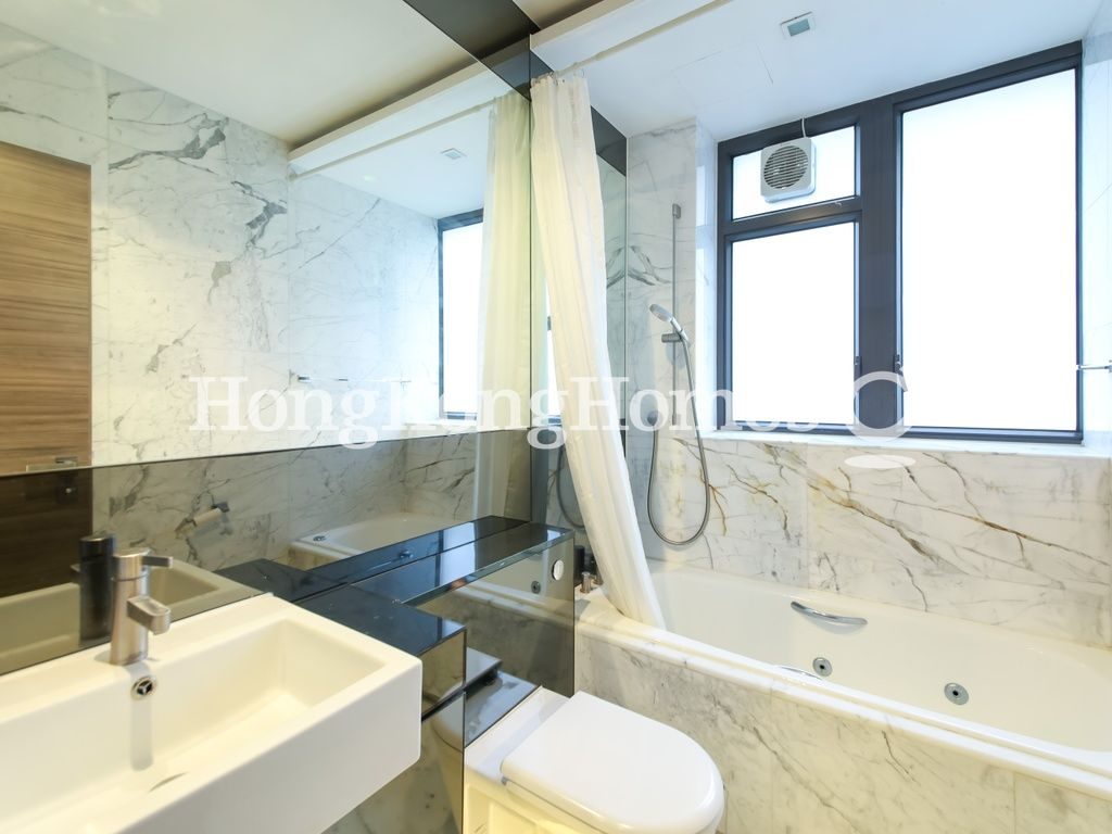 Master Bathroom — Park Rise, Mid-levels Central