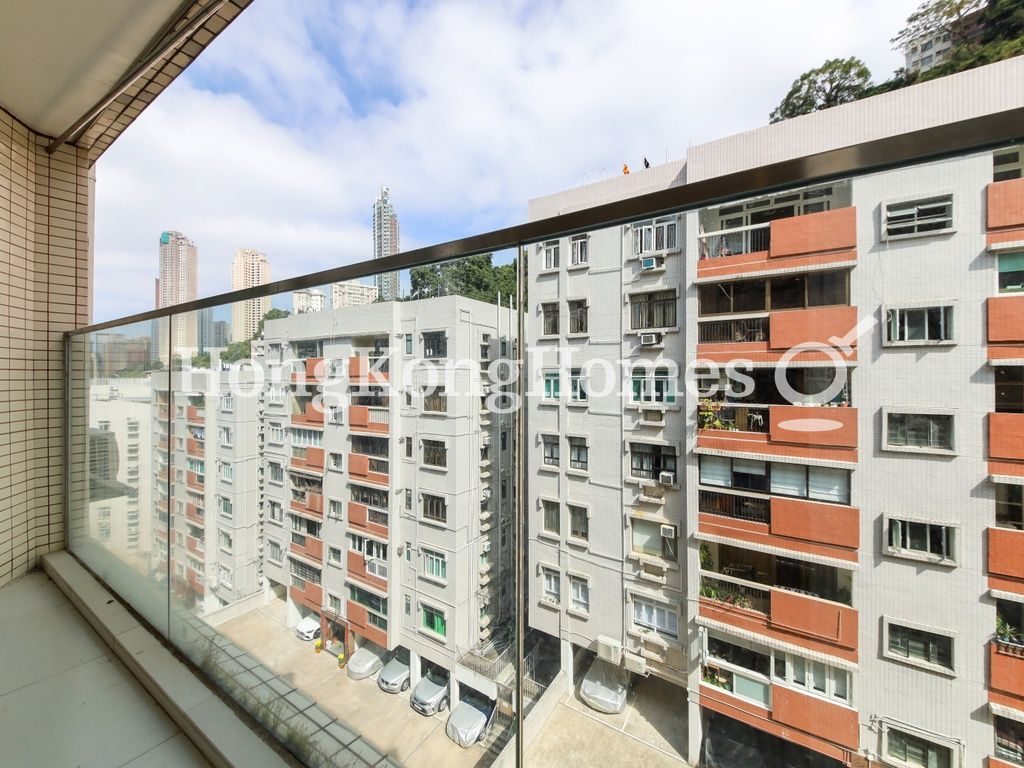Balcony off Living and Dining Room — 金輝園，跑馬地