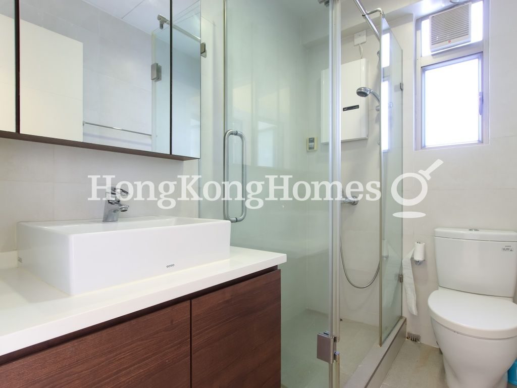 Guest Bathroom — 永威閣 , 大坑道 3 號，大坑