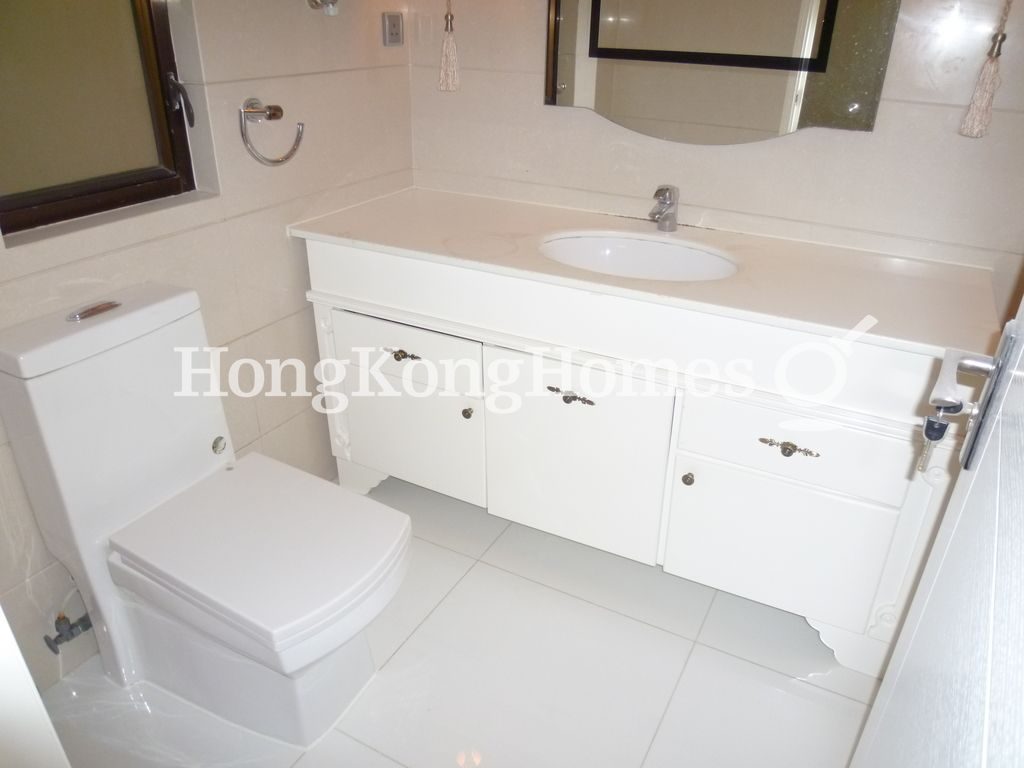 Master Bathroom — 黃泥涌道77-79 號，跑馬地