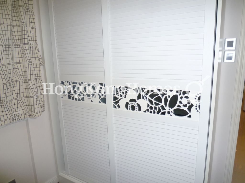 Built-in Wardrobe in Second Bedroom — 黃泥涌道77-79 號，跑馬地