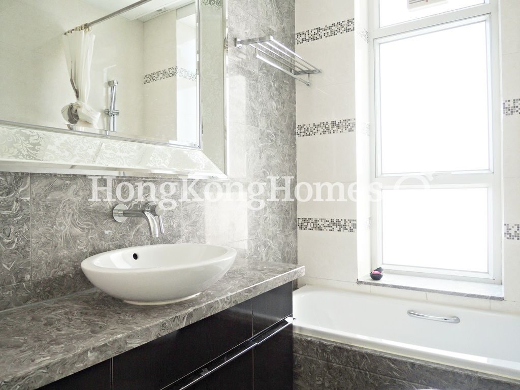 Guest Bathroom — Casa 880，鰂魚涌