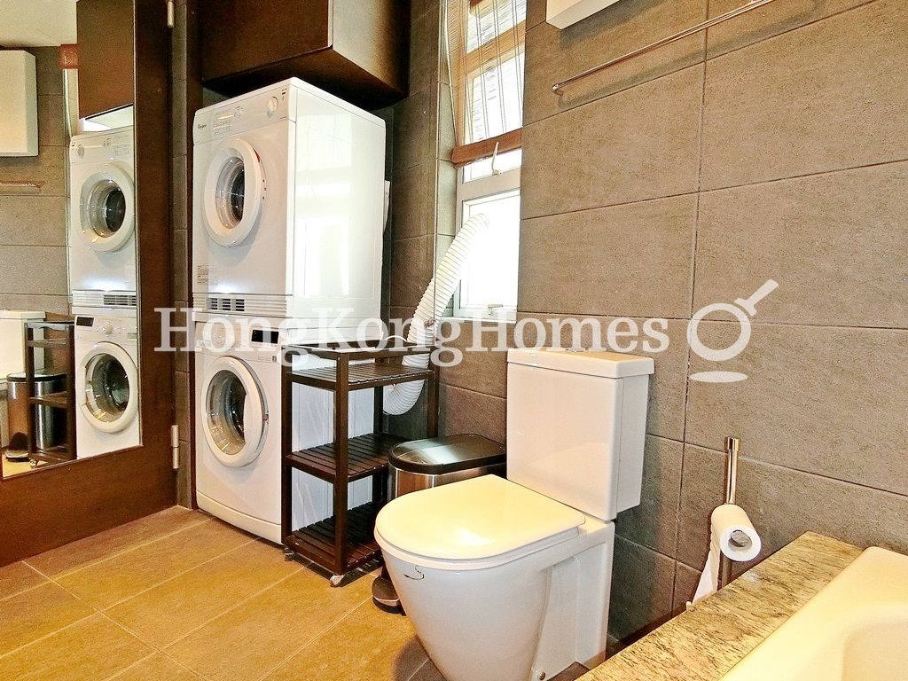Guest Bathroom — 富威閣，跑馬地