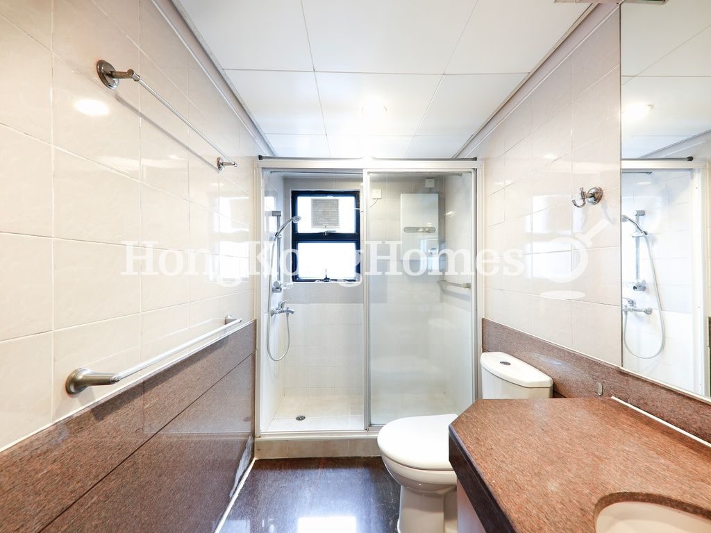 Guest Bathroom — 帝豪閣 A座，西半山