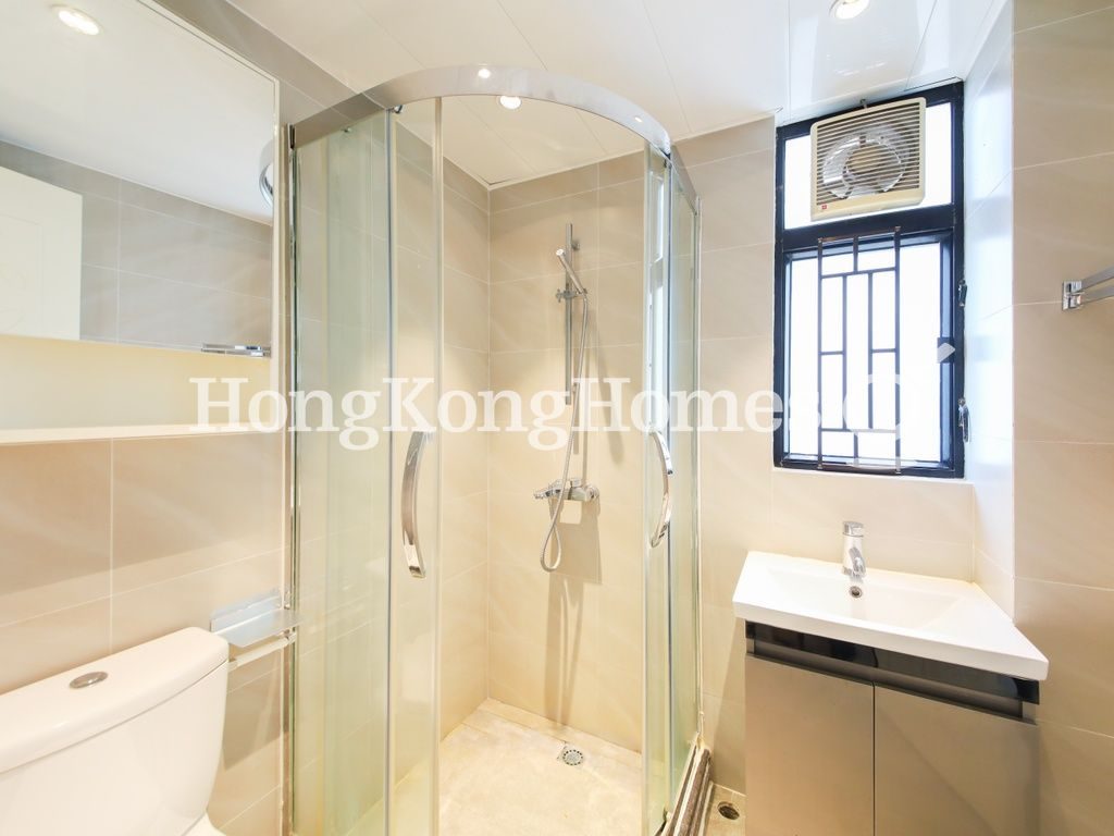 Guest Bathroom — La Vogue Court, Happy Valley