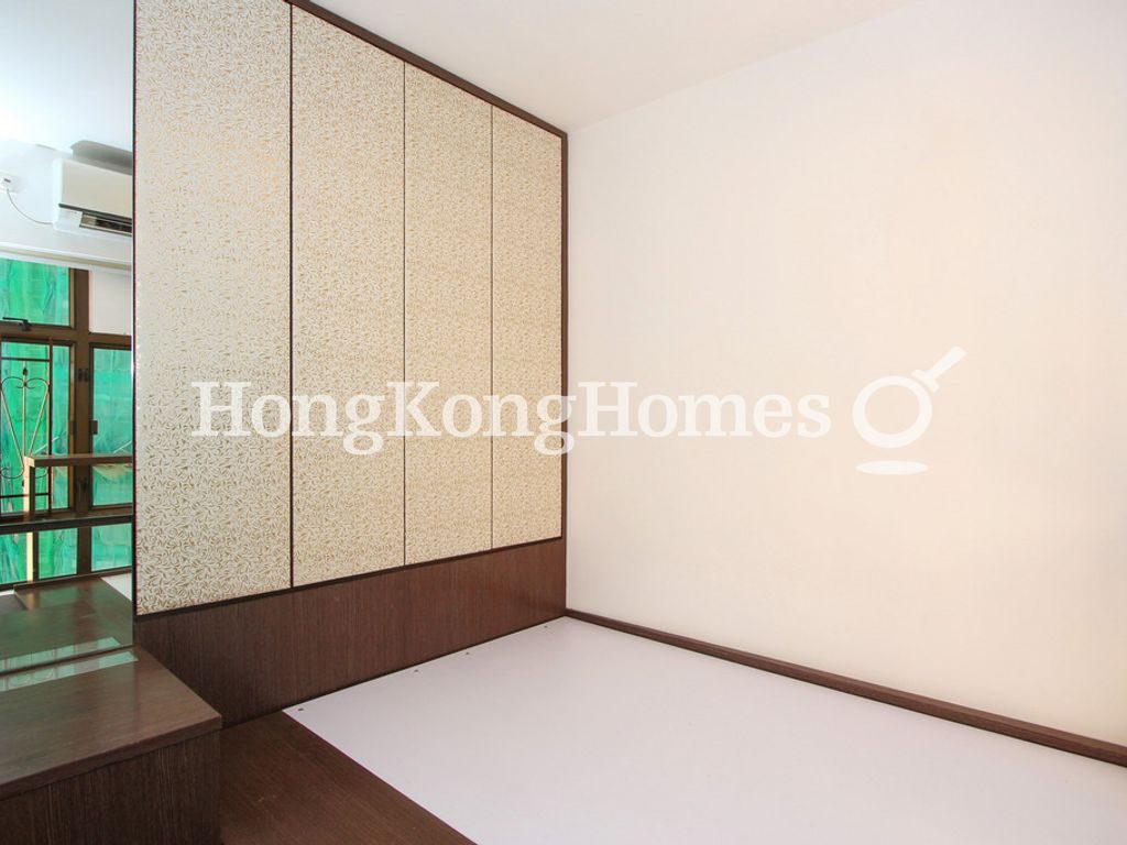 Master Bedroom — Good View Court, Mid-levels West