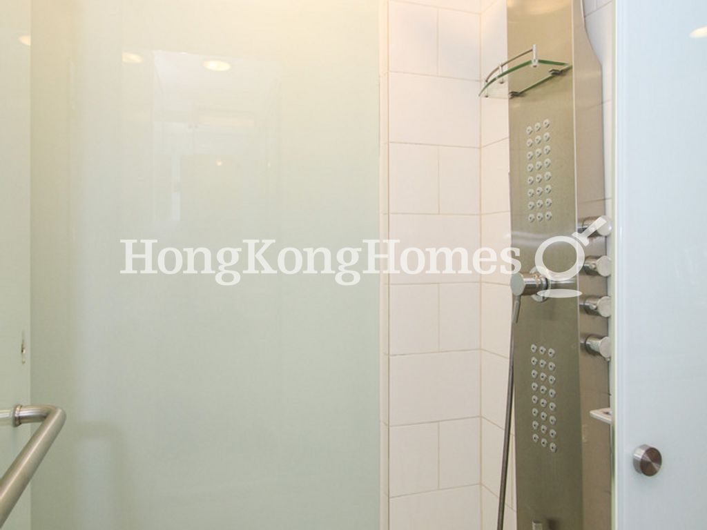 Guest Bathroom — Good View Court, Mid-levels West